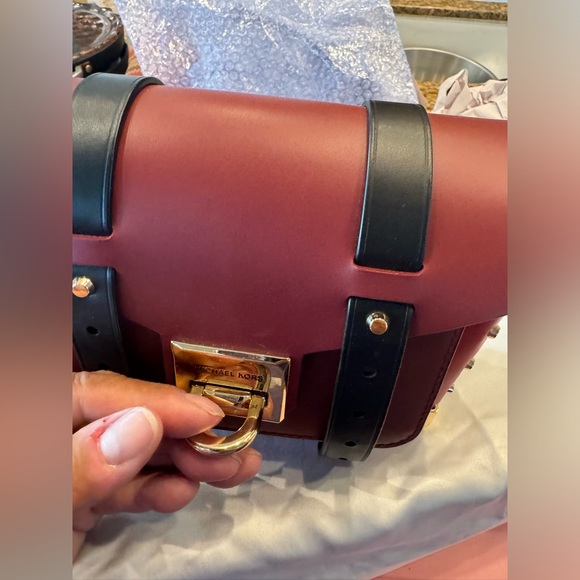 Michael Kors Manhattan Small Color Block Messenger Bag - Picture 8 of 14